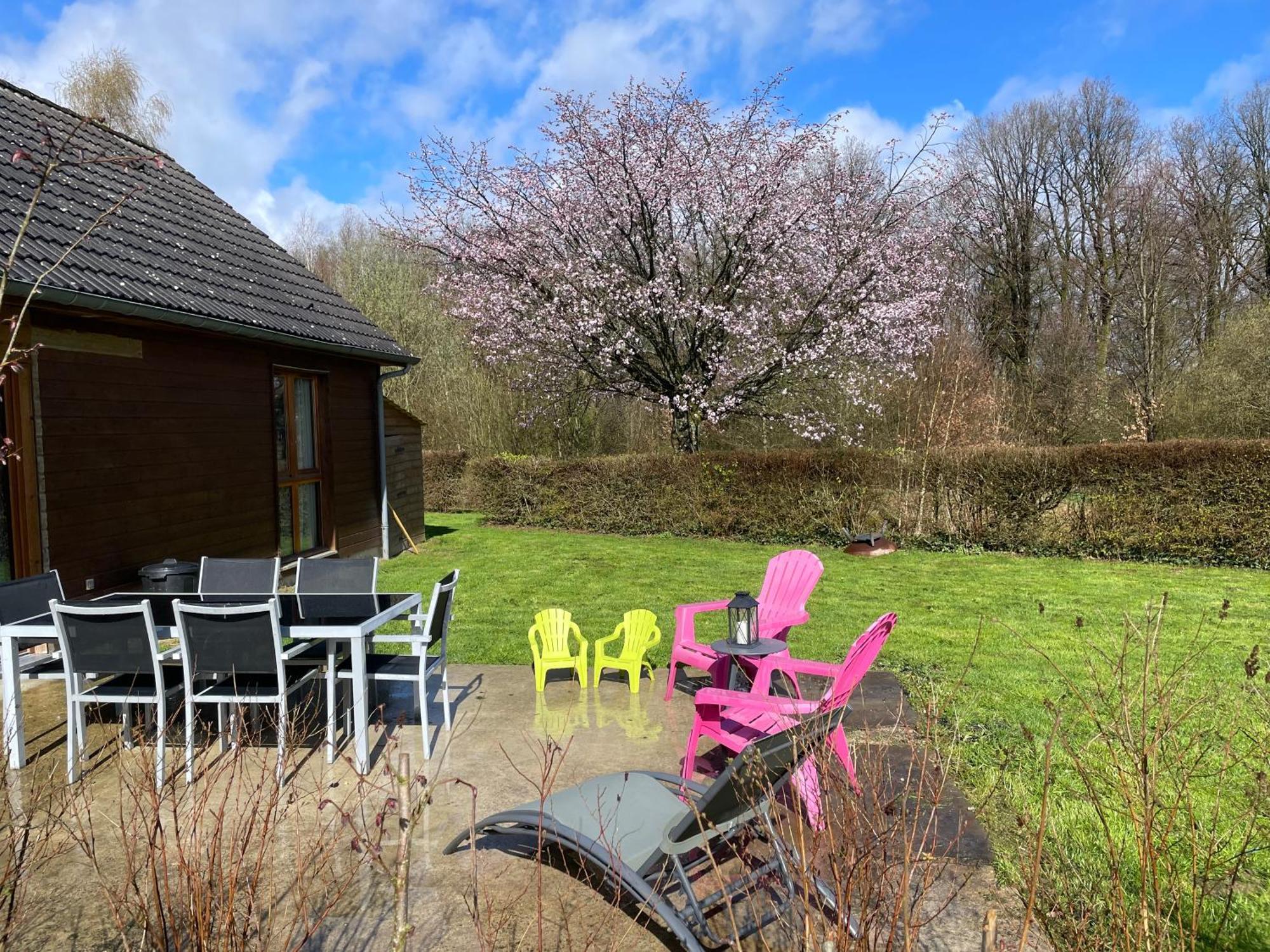 cottage chaleureux dans domaine privé Signy-le-Petit Extérieur photo